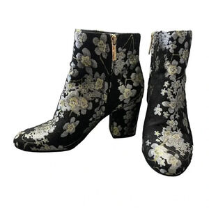 ☀️Karl Lagerfeld Paris Women’s Booties